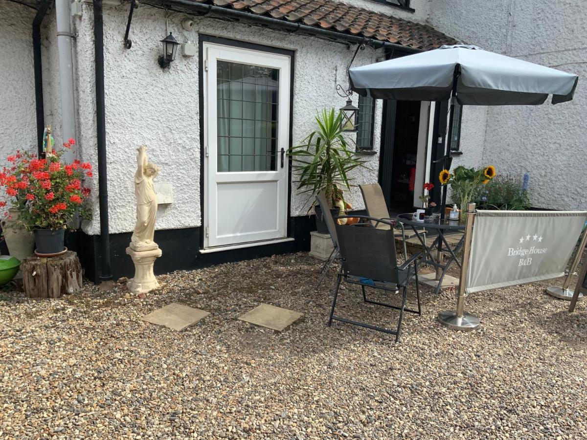 The Bridge Guest House Coltishall Екстериор снимка