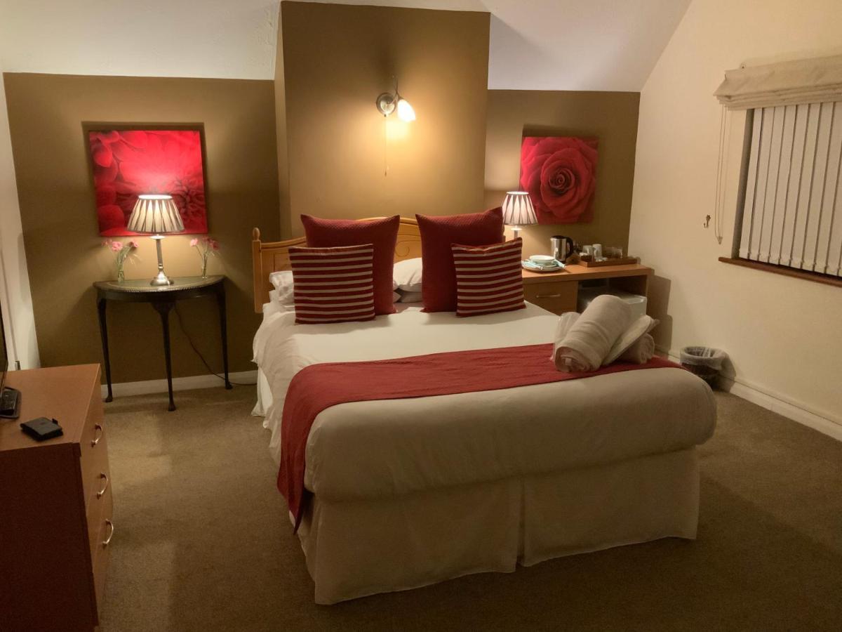 The Bridge Guest House Coltishall Екстериор снимка